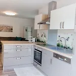 Brehm Living Kandel